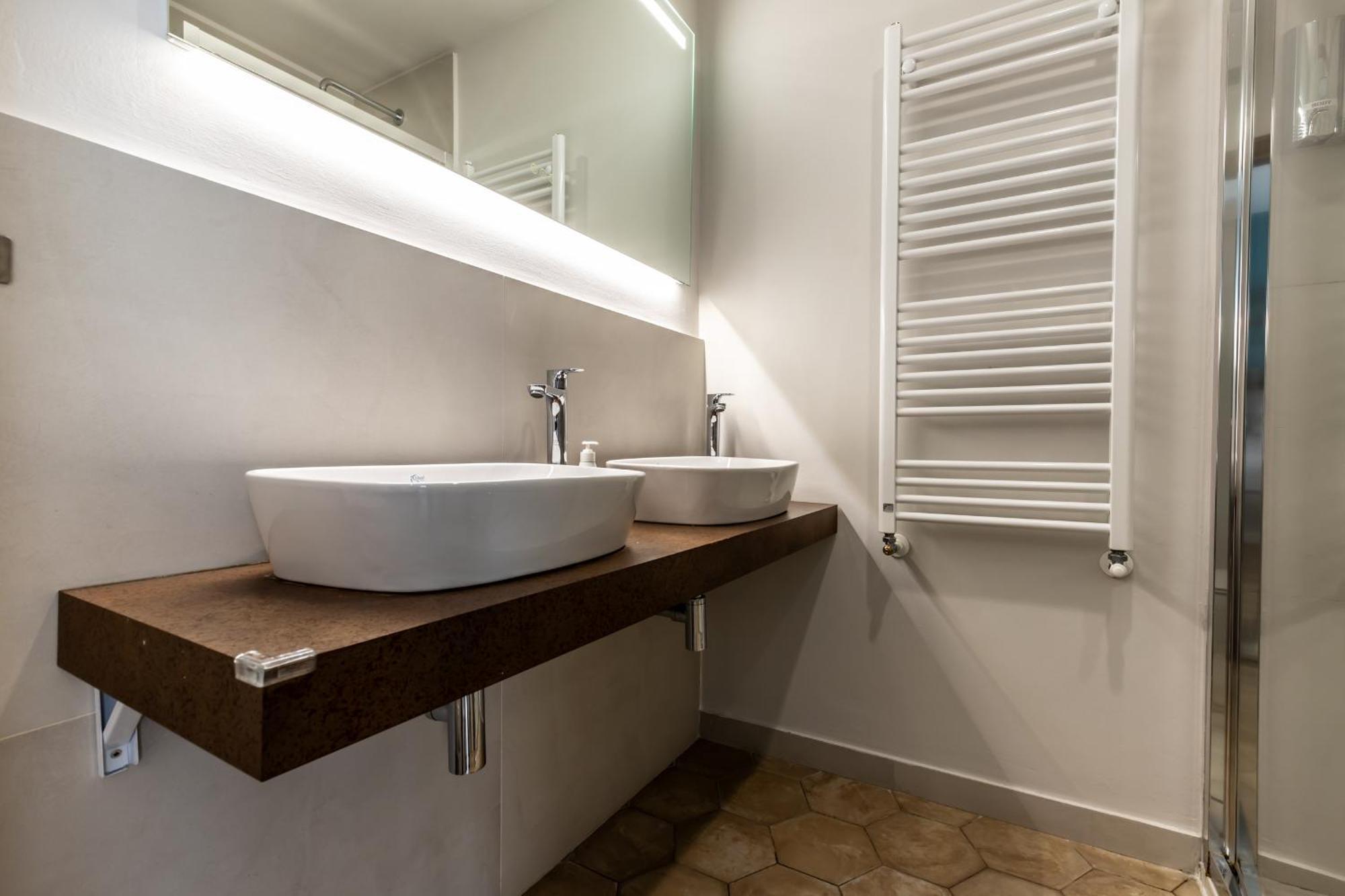 Ale House Hotel Arezzo Bagian luar foto